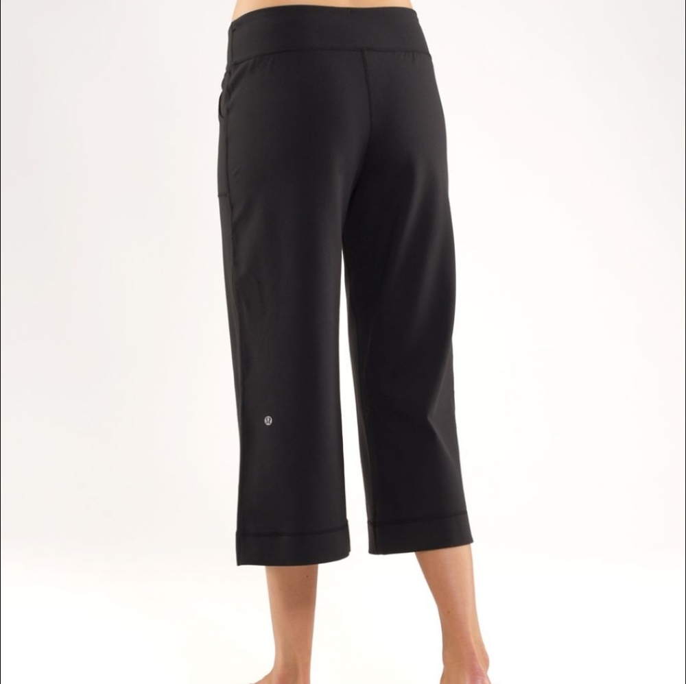 Lululemon Relaxed Fit Crop Size 2 EUC